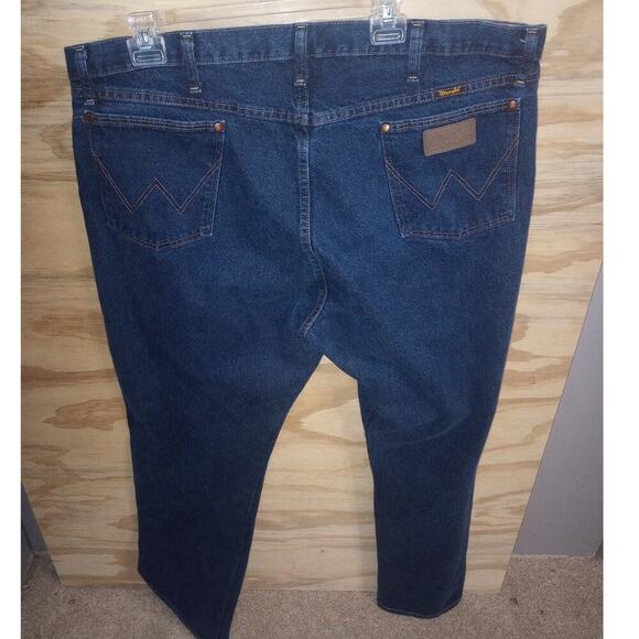 Men's Wrangler Jeans 42x34 13MWZDD Dark Wash - Picture 2 of 2